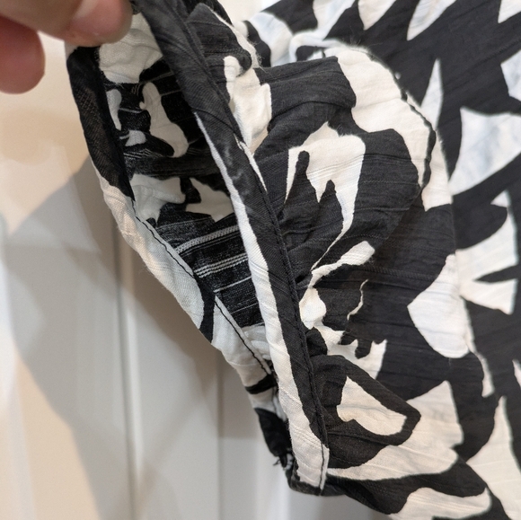 Black and White Patterned Women's Short Sleeve Top - Picture 6 of 14